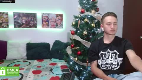 Snapshot of tayler_yuliet chatting on December 26, 2024, 8:32 pm pareja ardiente online show from December 26, 2024, 8:32 pm