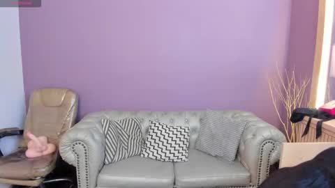 Taylor Bennet online show from October 8, 2025, 12:14 pm