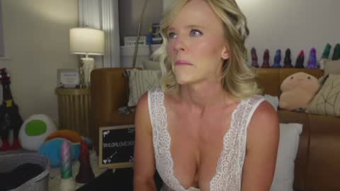 Taylor --  online show from September 23, 2025, 10:18 am