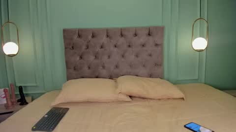 Taylor  online show from January 17, 2025, 3:12 am