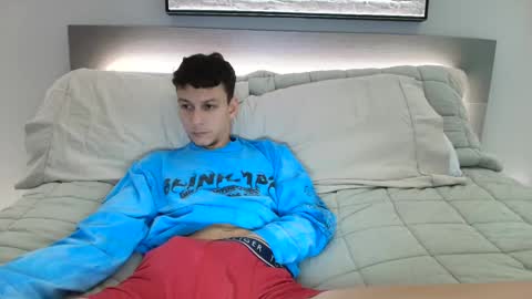 Snapshot of taylorcamz chatting on September 16, 2025, 10:11 pm taylorcamz online show from September 16, 2025, 10:11 pm