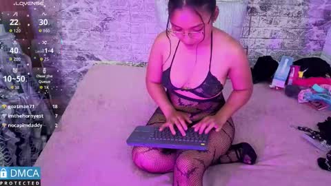 Tay online show from November 15, 2025, 8:11 am