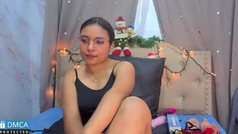 Tay online show from December 4, 2025, 7:22 pm