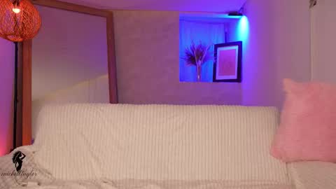 taylormichell online show from October 1, 2025, 6:47 pm