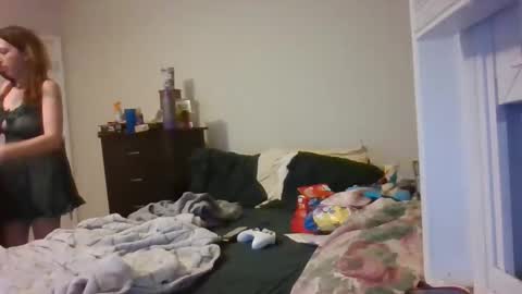 taylorslay online show from February 3, 2026, 2:53 am