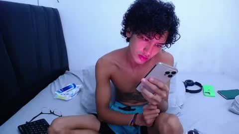 Tayron online show from February 8, 2025, 5:08 pm