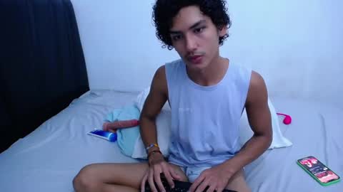 Tayron online show from March 3, 2025, 5:39 pm