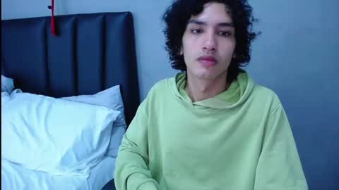 Tayron online show from September 23, 2025, 4:54 pm