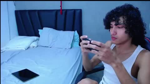 Tayron online show from November 2, 2025, 6:21 pm