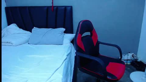 Tayron online show from November 16, 2025, 6:46 pm