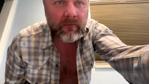 Tbiz82 online show from February 6, 2025, 3:37 am