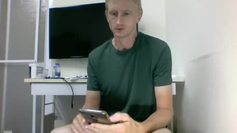 tcute0 online show from October 12, 2025, 9:47 pm