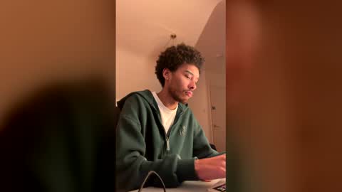 Snapshot of tdr1998 chatting on February 20, 2026, 3:01 pm tdr1998 online show from February 20, 2026, 3:01 pm