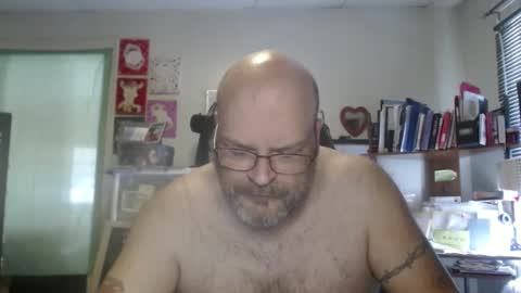 MiaRhino online show from September 18, 2025, 6:21 pm