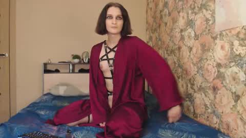 July online show from October 15, 2025, 4:29 pm