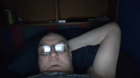 Snapshot of tebb61 chatting on October 7, 2025, 6:21 am Mark online show from October 7, 2025, 6:21 am