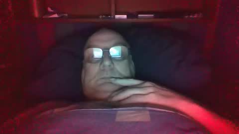 Snapshot of tebb61 chatting on October 12, 2025, 6:12 am Mark online show from October 12, 2025, 6:12 am