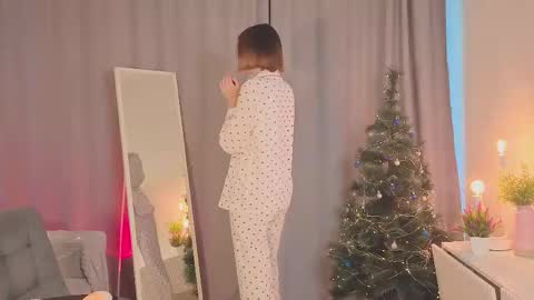 all me precious   online show from December 16, 2025, 6:07 am