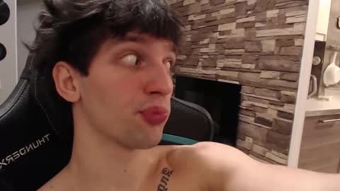 Teddy online show from November 18, 2025, 2:54 pm