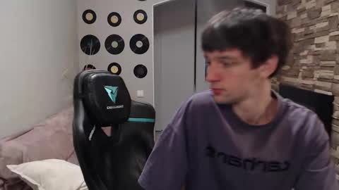 Teddy online show from November 21, 2025, 1:48 am