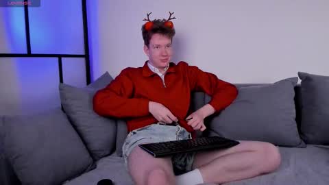 Teddy online show from December 3, 2025, 12:36 pm