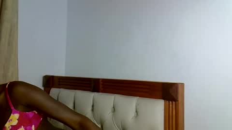 Nicole online show from February 14, 2026, 1:19 pm