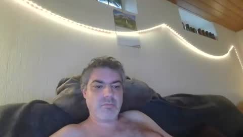 Peter online show from November 8, 2025, 7:19 am