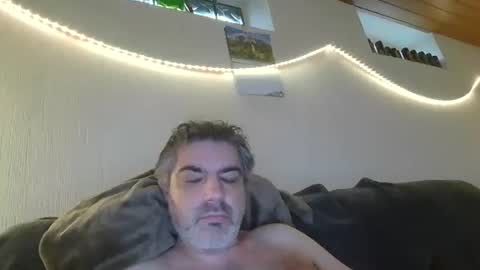 Peter online show from November 19, 2025, 11:21 am