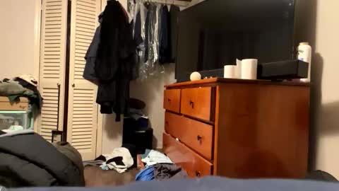 Twizzler online show from November 6, 2025, 3:18 am