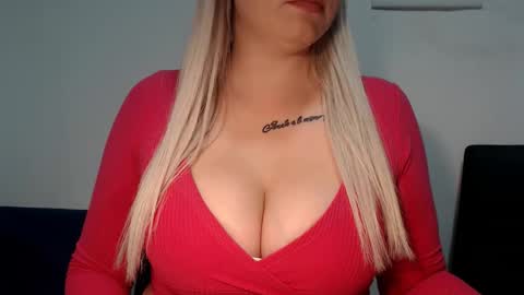 Teeyara  online show from October 2, 2025, 4:25 pm