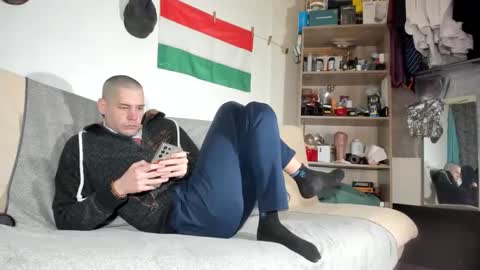 Virg Lszl online show from February 2, 2026, 6:06 pm