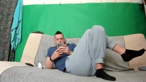 Virg Lszl online show from April 29, 2026, 9:57 am