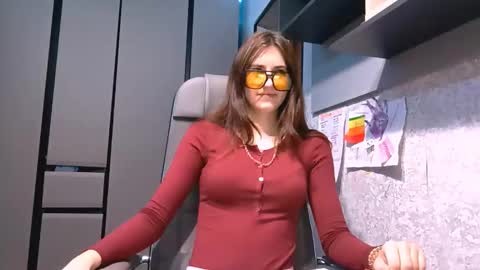 Alice online show from October 15, 2025, 6:02 am