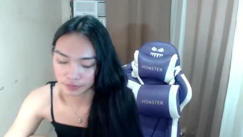Snapshot of temptmebabyx chatting on June 12, 2026, 1:26 am YOGIRL MAXINE online show from June 12, 2026, 1:26 am