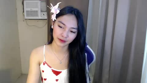 Snapshot of temptmebabyx chatting on July 19, 2026, 9:24 am YOGIRL MAXINE online show from July 19, 2026, 9:24 am