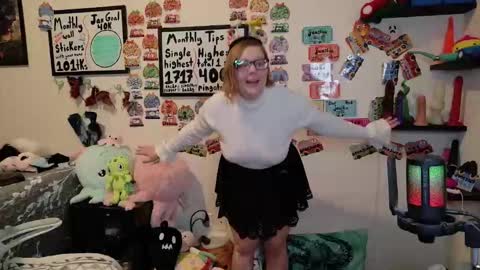 Pixie and Tentacle Overlord online show from January 16, 2026, 11:20 pm