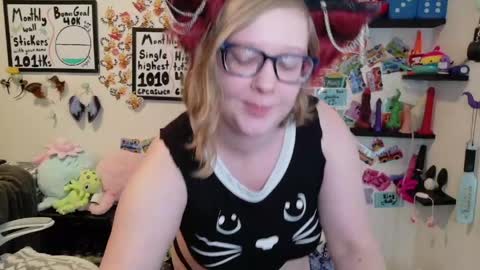 Snapshot of ten_tickle_pixie chatting on May 18, 2026, 10:15 pm Pixie and Tentacle Overlord online show from May 18, 2026, 10:15 pm