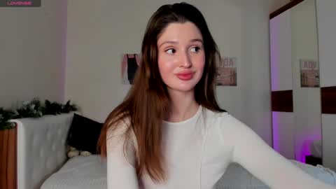 Snapshot of tender_babyy chatting on January 12, 2025, 2:19 pm Sexy girl Li online show from January 12, 2025, 2:19 pm