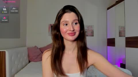 Snapshot of tender_babyy chatting on January 31, 2025, 2:39 pm Sexy girl Li online show from January 31, 2025, 2:39 pm