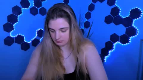 ur Louise online show from February 26, 2026, 9:14 pm