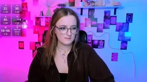 ur Louise online show from April 14, 2026, 9:21 pm