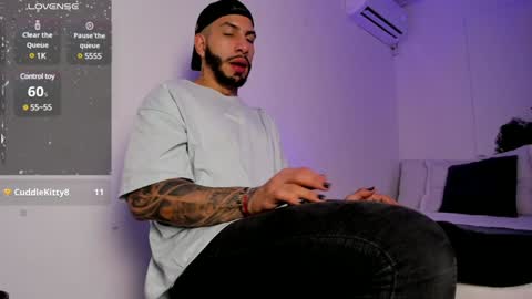 Teo Ferrer online show from January 2, 2025, 8:57 pm