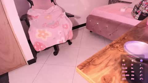 Terra Elowen online show from October 11, 2025, 11:09 am