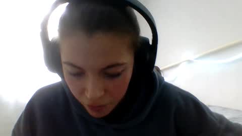 Anny Simpson online show from September 12, 2025, 4:34 am