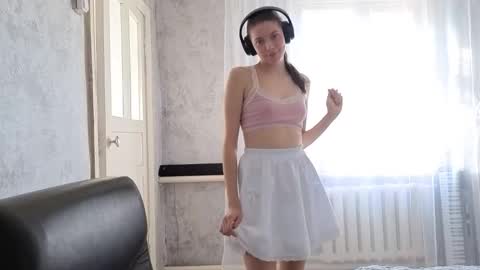 Anny Simpson online show from October 7, 2025, 4:42 am