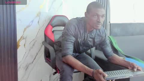 terranze_z online show from October 12, 2025, 7:02 pm