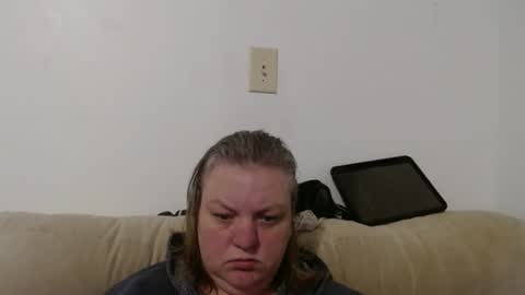 terriann111 online show from December 1, 2025, 12:59 am