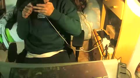 terwosdex online show from December 18, 2025, 4:35 pm