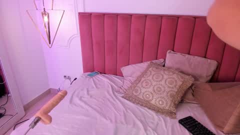 TERESA  online show from February 26, 2026, 11:37 pm