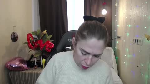 Snapshot of tessadaybreak chatting on February 18, 2025, 7:21 am tessadaybreak online show from February 18, 2025, 7:21 am